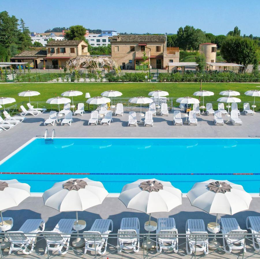 Moretti Village - Sophie Rooms Country House Civitanova Marche Bagian luar foto