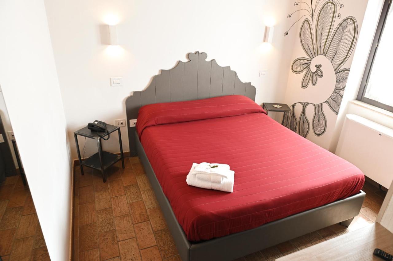Moretti Village - Sophie Rooms Country House Civitanova Marche Bagian luar foto
