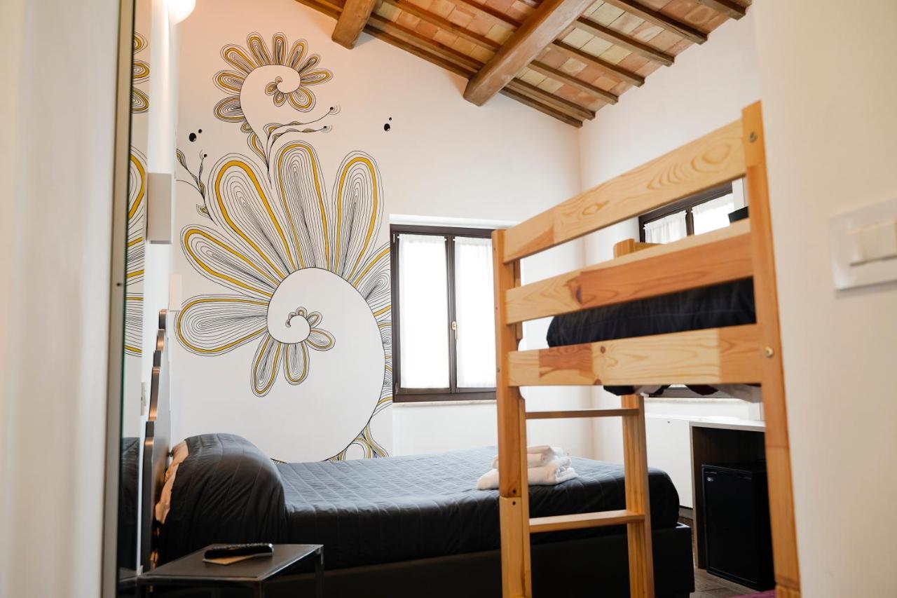 Moretti Village - Sophie Rooms Country House Civitanova Marche Bagian luar foto