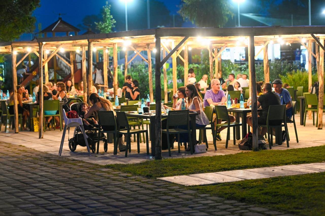 Moretti Village - Sophie Rooms Country House Civitanova Marche Bagian luar foto