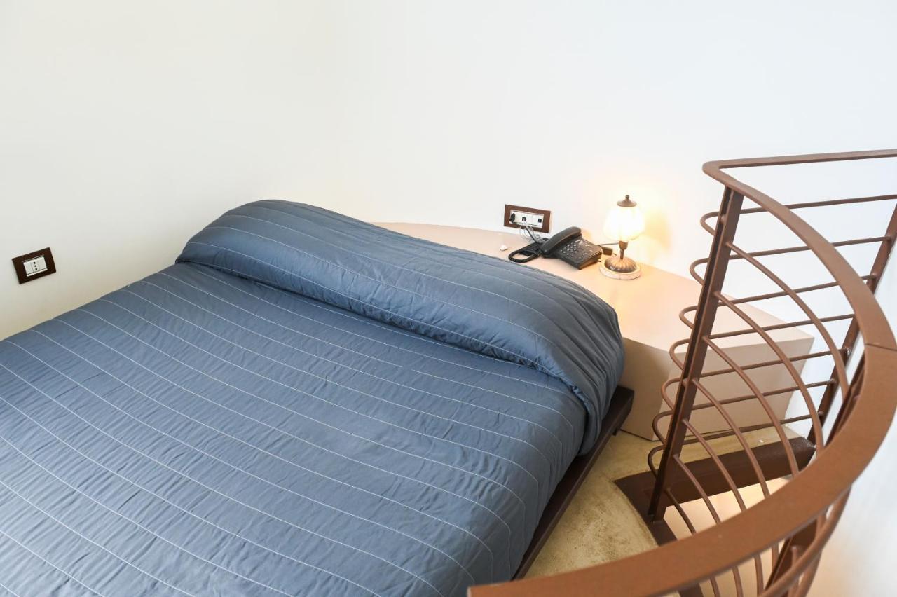 Moretti Village - Sophie Rooms Country House Civitanova Marche Bagian luar foto