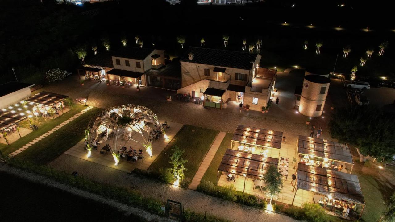 Moretti Village - Sophie Rooms Country House Civitanova Marche Bagian luar foto