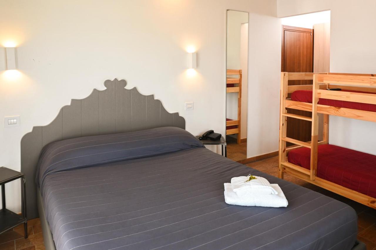 Moretti Village - Sophie Rooms Country House Civitanova Marche Bagian luar foto