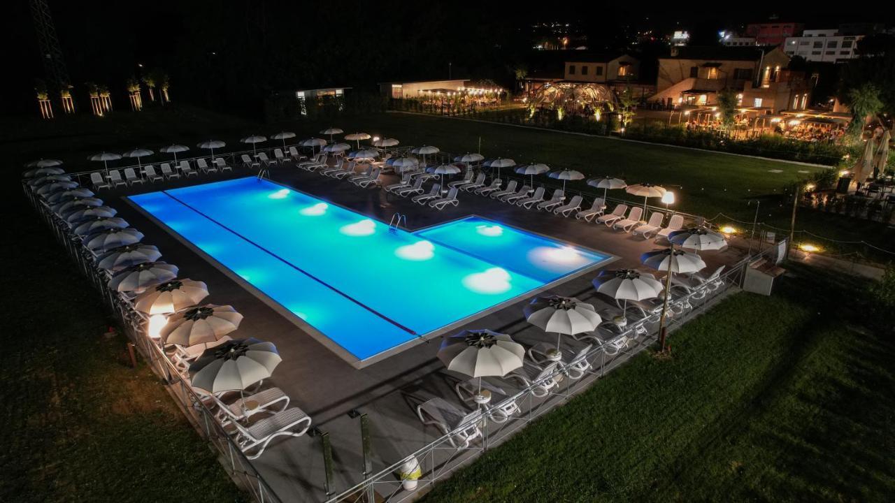 Moretti Village - Sophie Rooms Country House Civitanova Marche Bagian luar foto
