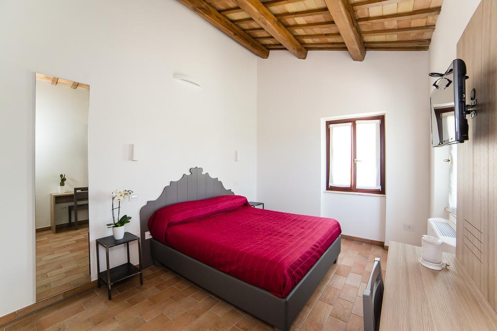 Moretti Village - Sophie Rooms Country House Civitanova Marche Bagian luar foto